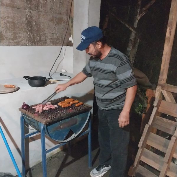 Ministerio de Restauracion Roca Eterna Pastores Solis - Misiones - Almuerzo con la Comunidad (1)