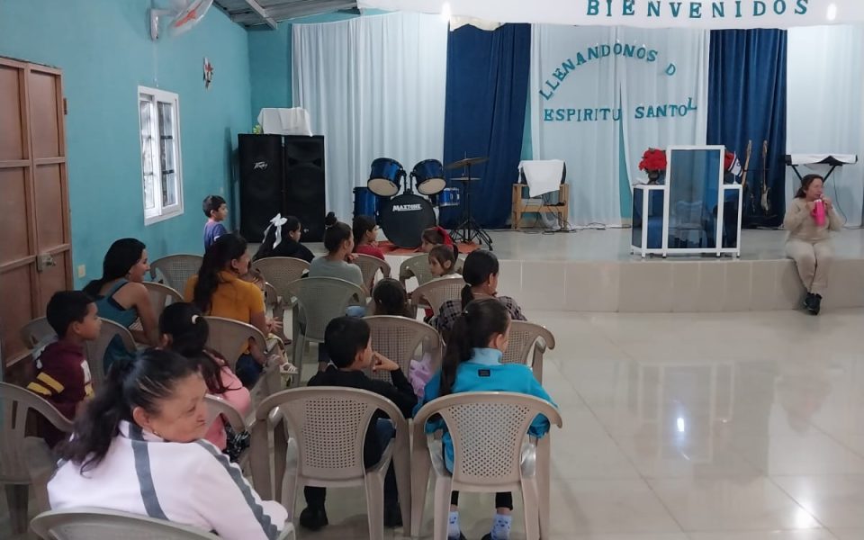 Ministerio de Restauracion Roca Eterna Pastores Solis - Misiones - Apoyando la educación infantil (01)